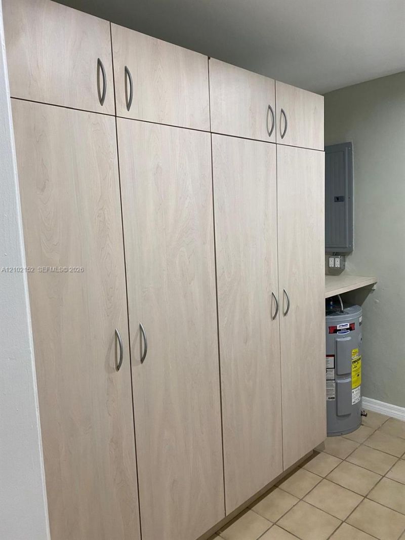 467 W 43rd Pl, Hialeah, FL 33012 Photo