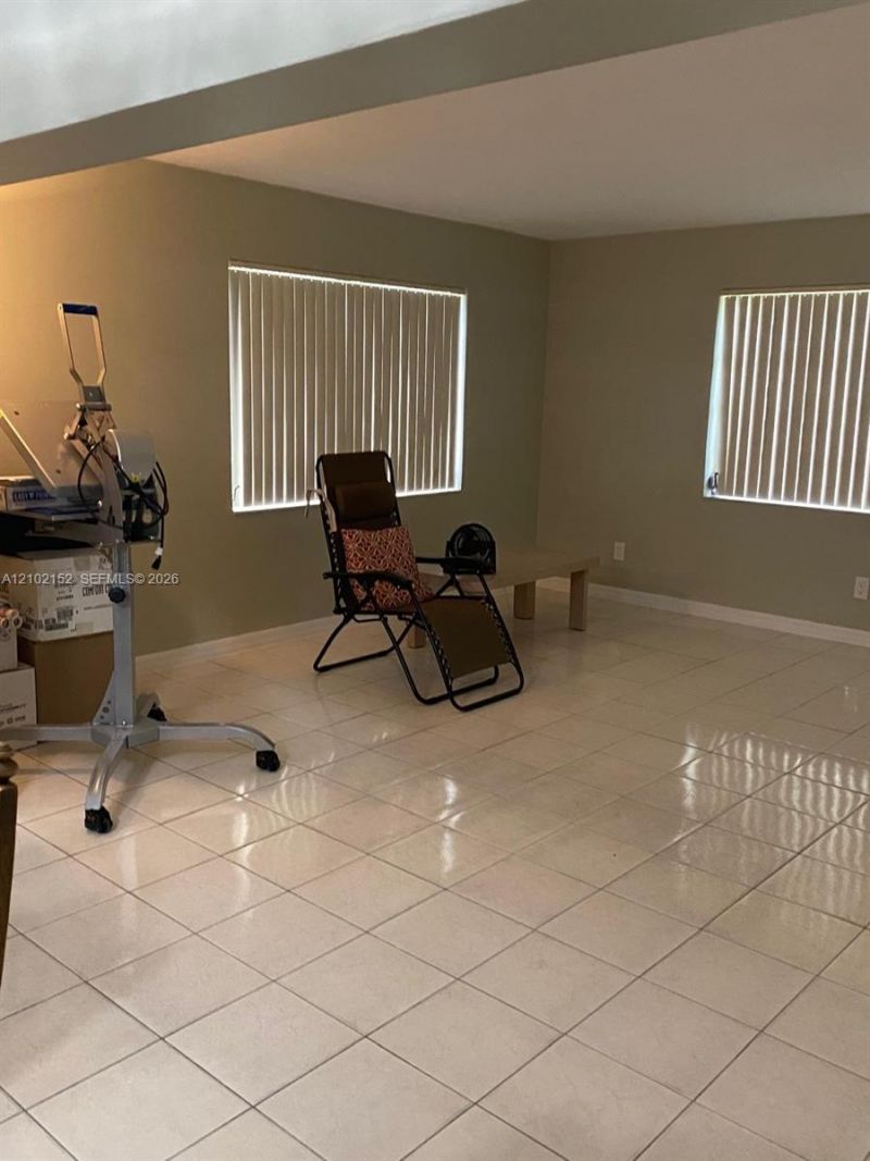 467 W 43rd Pl, Hialeah, FL 33012 Photo