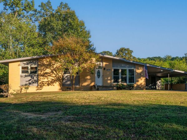 6504 Lakeshore Parkway, Chattanooga, TN 37416