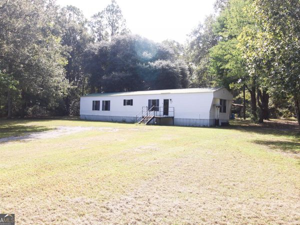 521 Pine Needle Drive, Ellabell, GA 31308