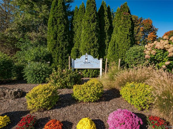 53 Summerfield Lane N, Aquebogue, NY 11901