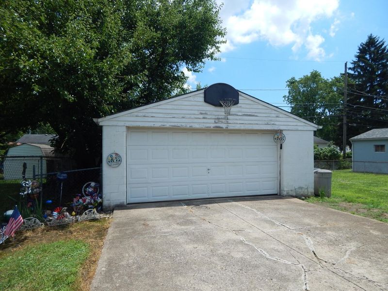 3700 Clearwater Drive, Columbus, OH 43232 Photo 2