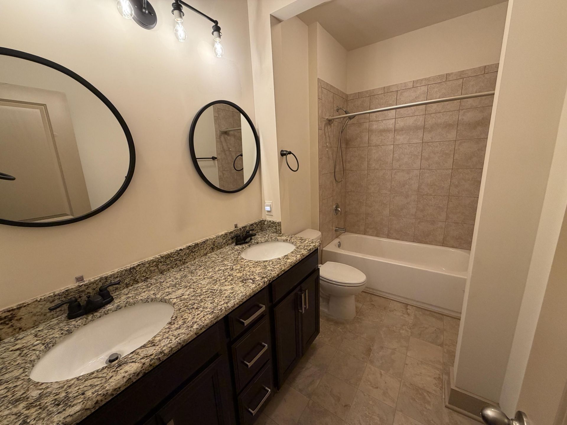 104 Ilderton Street Photo 21
