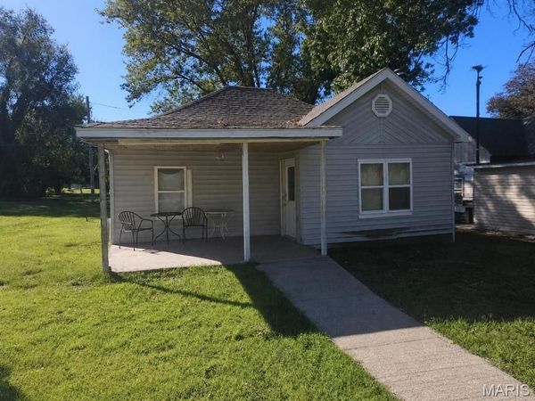 417 N Engineer Ave , Sedalia, MO 65301