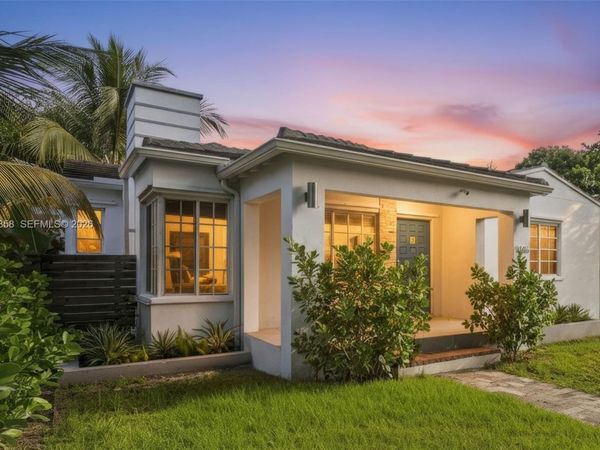 555 NE 73rd St , Miami, FL 33138