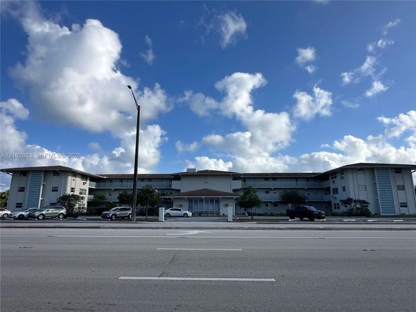 1050 E Sample Rd , Unit 202, Pompano Beach, FL 33064