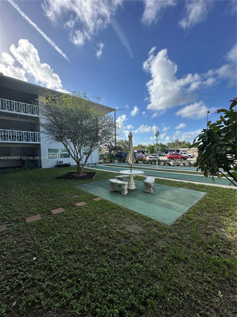 1050 E Sample Rd , Unit 202, Pompano Beach, FL 33064 Photo