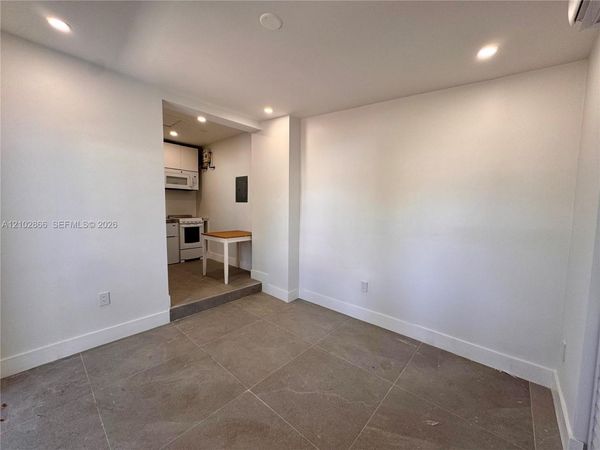 2952 SW 27th Ter , Unit REAR, Miami, FL 33133