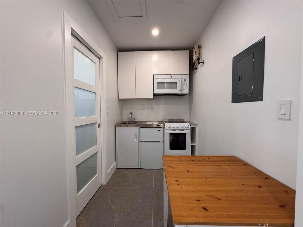 2952 SW 27th Ter, Unit REAR, Miami, FL 33133 Photo