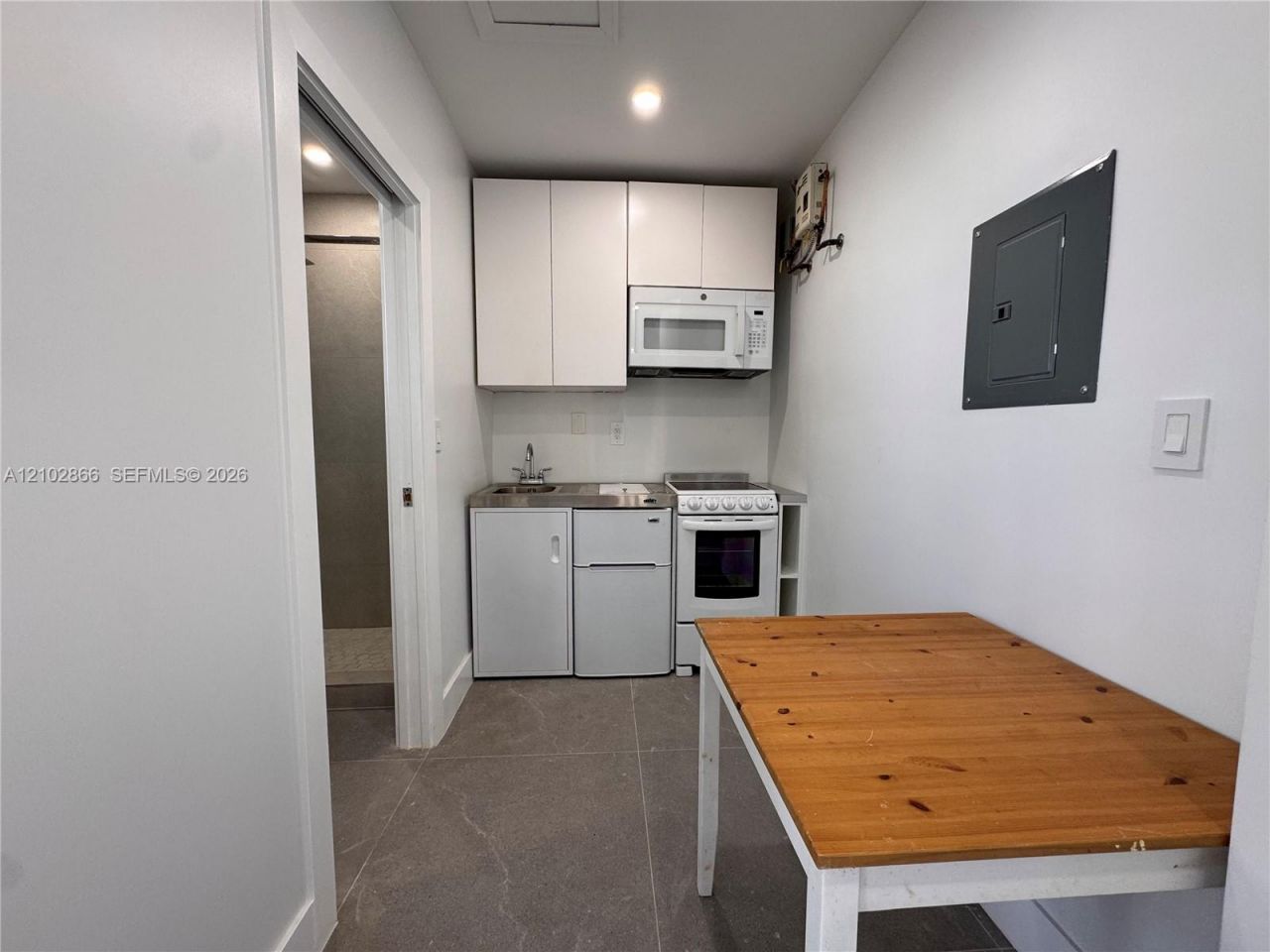 2952 SW 27th Ter, Unit REAR, Miami, FL 33133 Photo