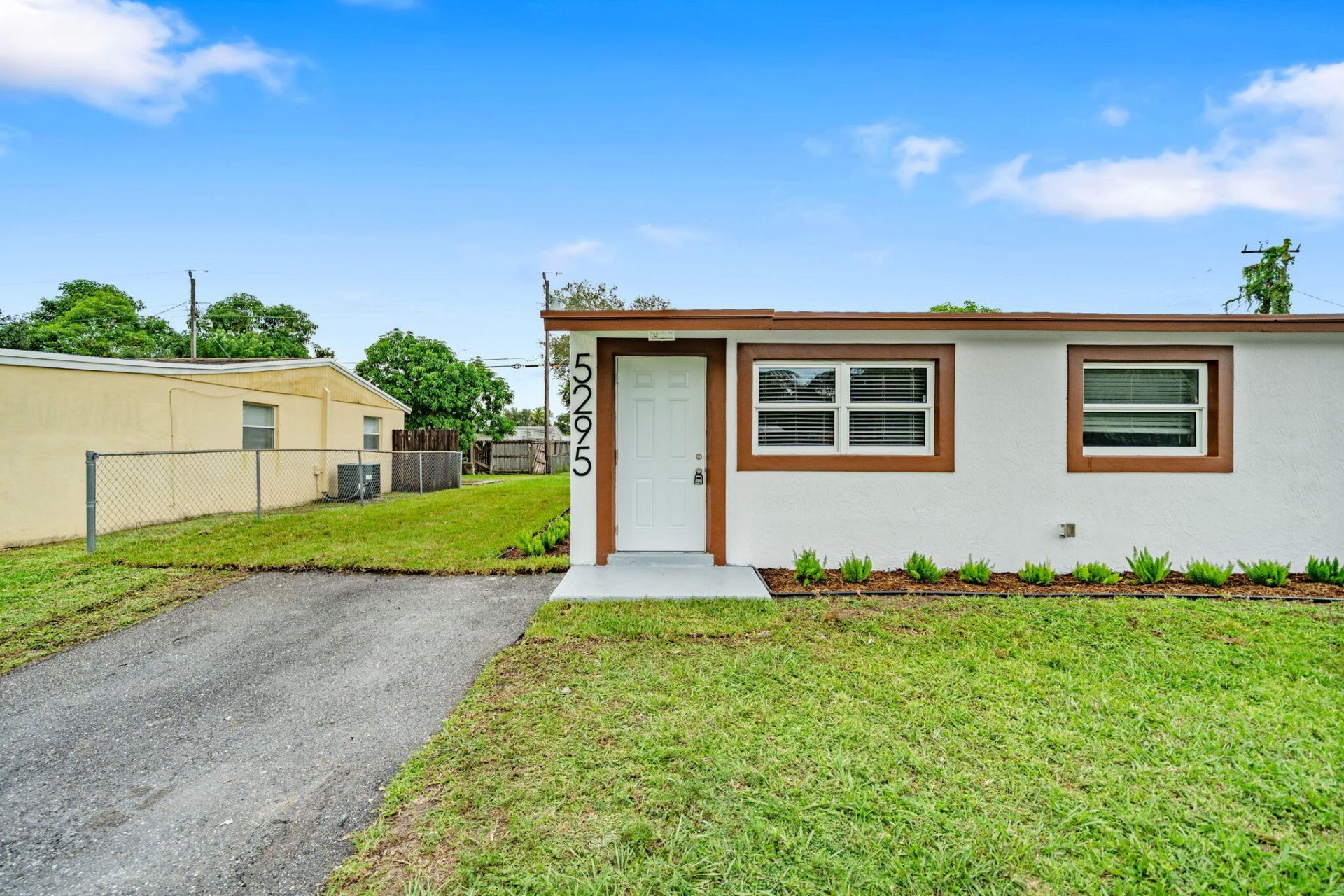 5295 Helene Place, West Palm Beach, FL 33407 Photo