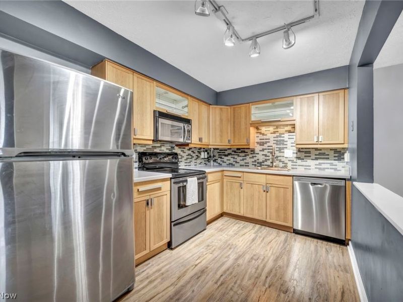 11547 Pearl Road, Strongsville, OH 44136 Photo 12