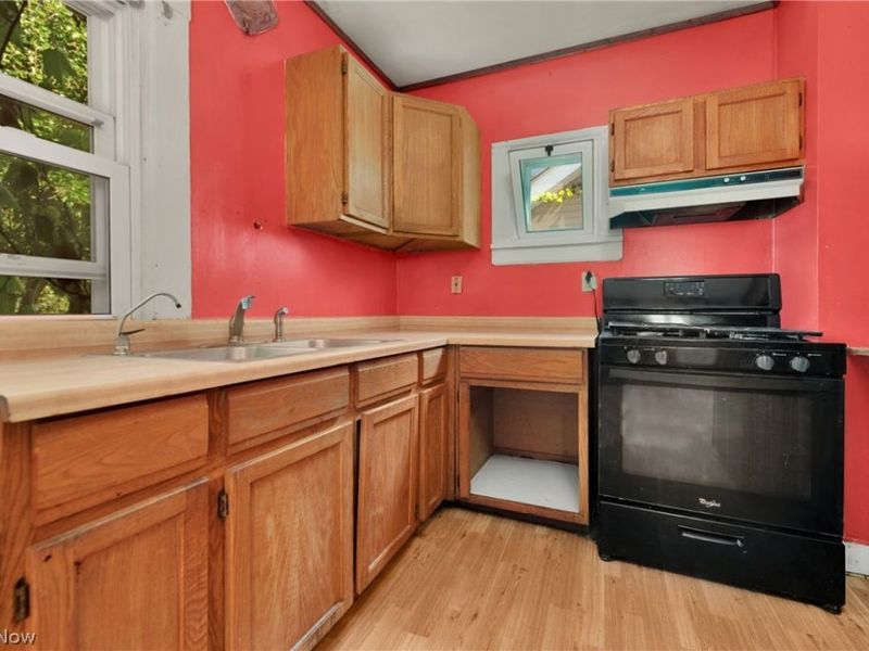 3026 Saratoga, Cleveland, OH 44109 Photo 17