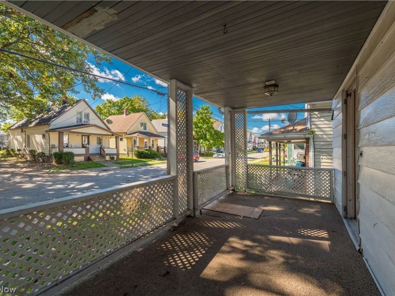 3026 Saratoga, Cleveland, OH 44109 Photo 5