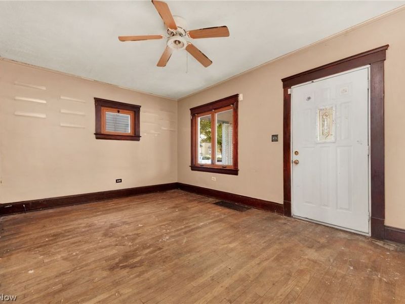 3026 Saratoga, Cleveland, OH 44109 Photo 9