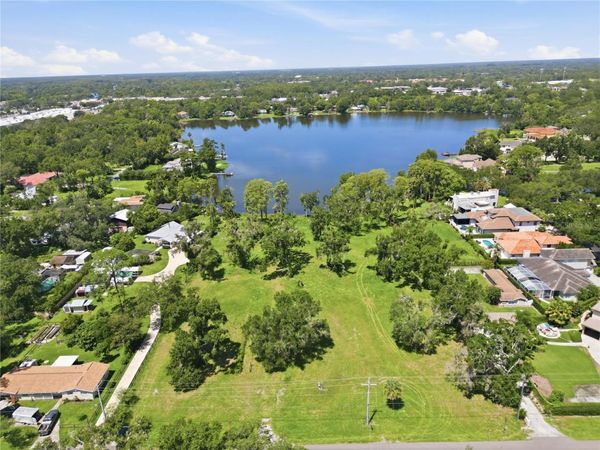 13414 & 13416 N LINCOLN AVENUE , TAMPA, FL 33618