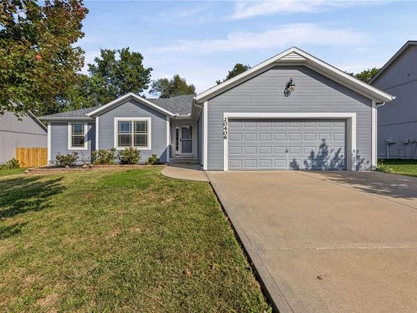 20406 W 220th Terrace, Spring Hill, KS 66083