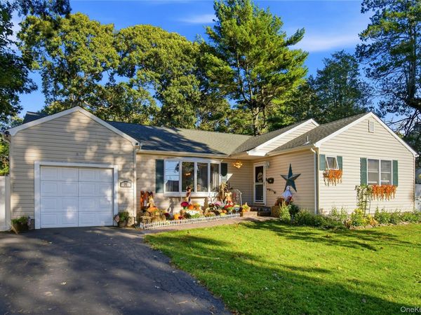 35 Wyant Avenue , Ronkonkoma, NY 11779
