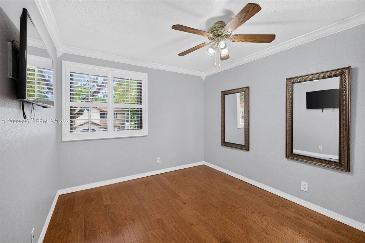 9012 Vineyard Lake Dr, Plantation, FL 33324 Photo