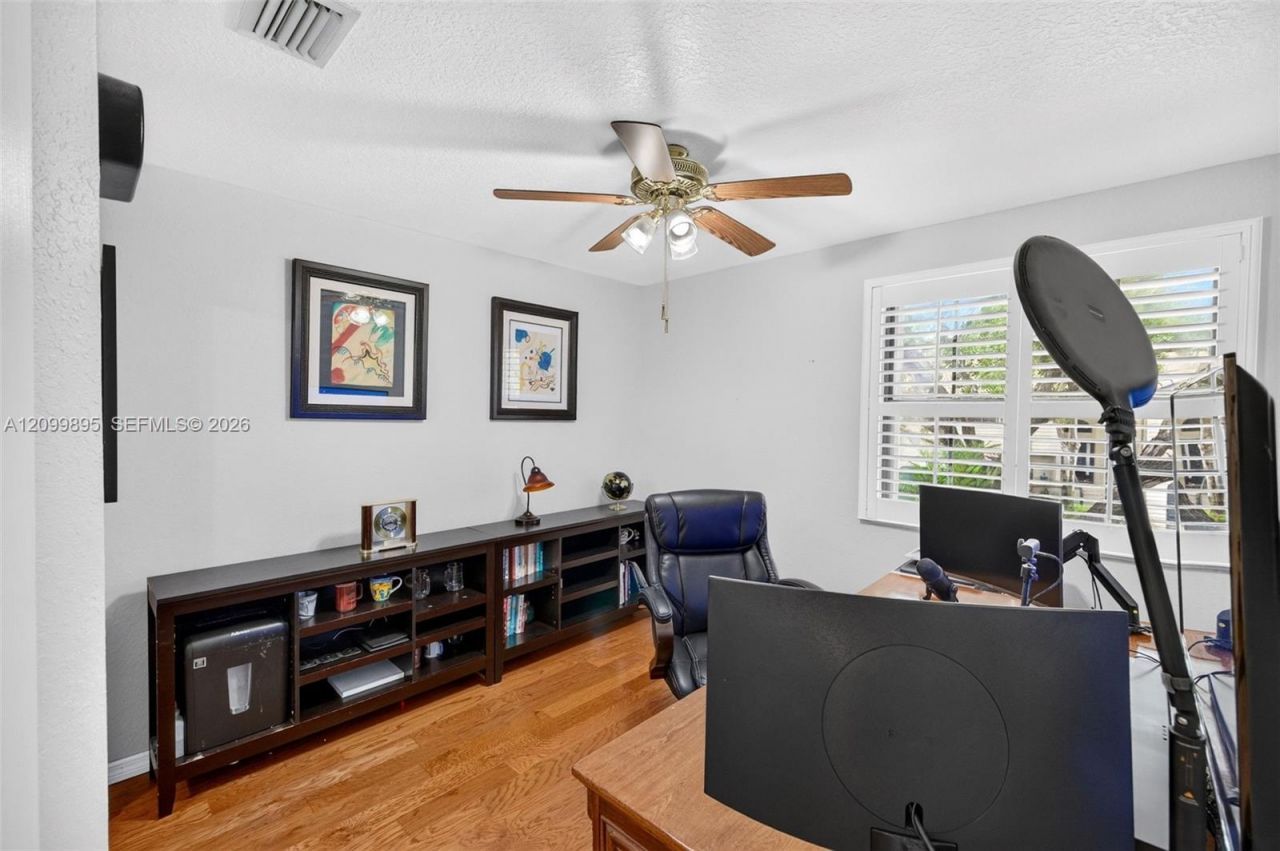 9012 Vineyard Lake Dr, Plantation, FL 33324 Photo