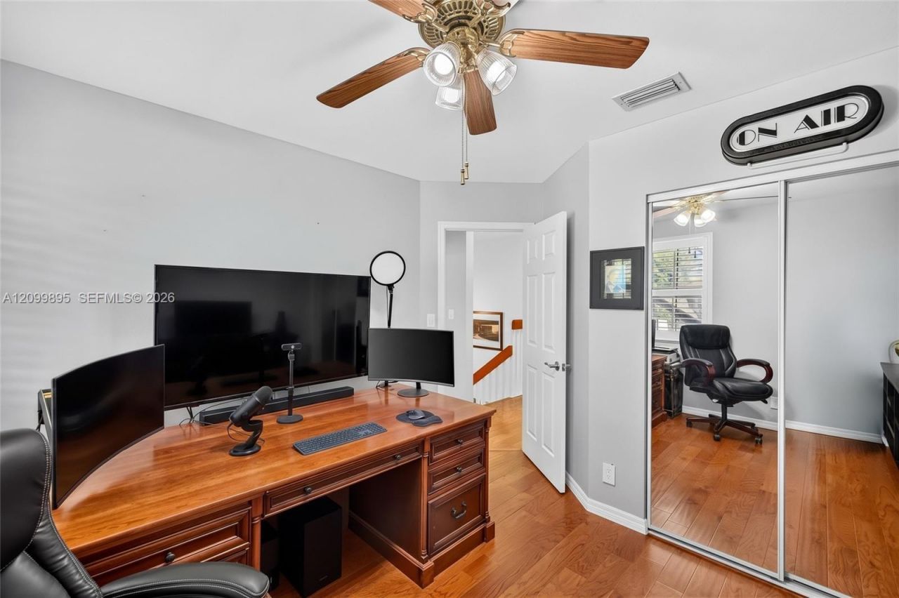 9012 Vineyard Lake Dr, Plantation, FL 33324 Photo