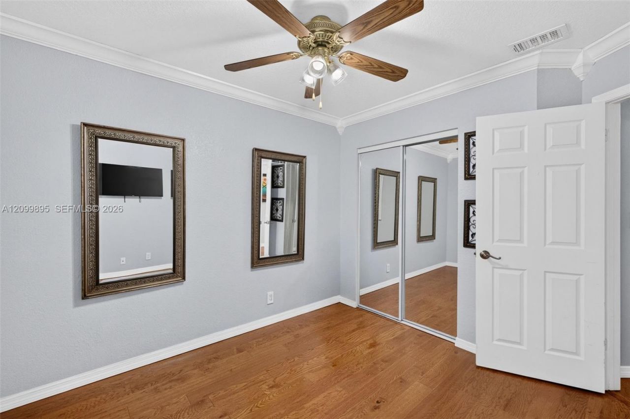 9012 Vineyard Lake Dr, Plantation, FL 33324 Photo