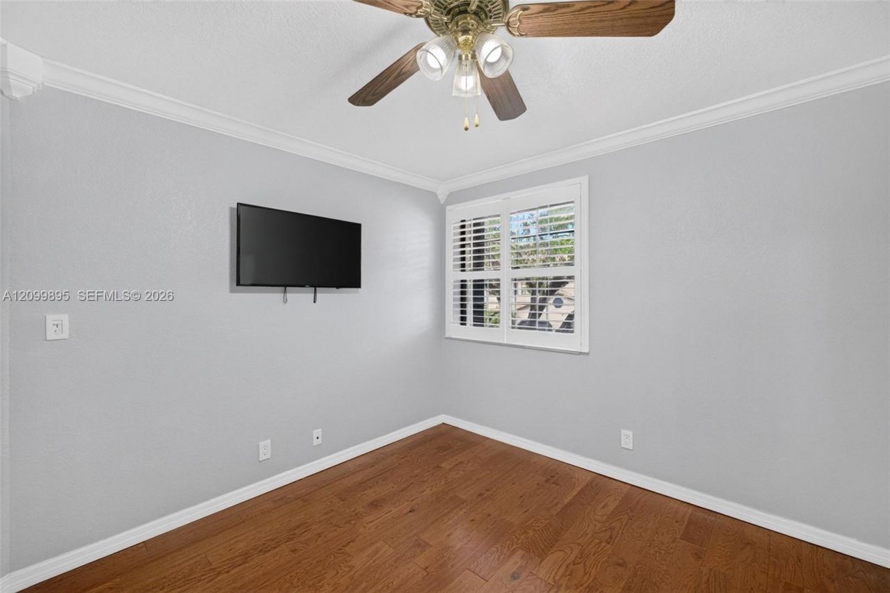 9012 Vineyard Lake Dr, Plantation, FL 33324 Photo