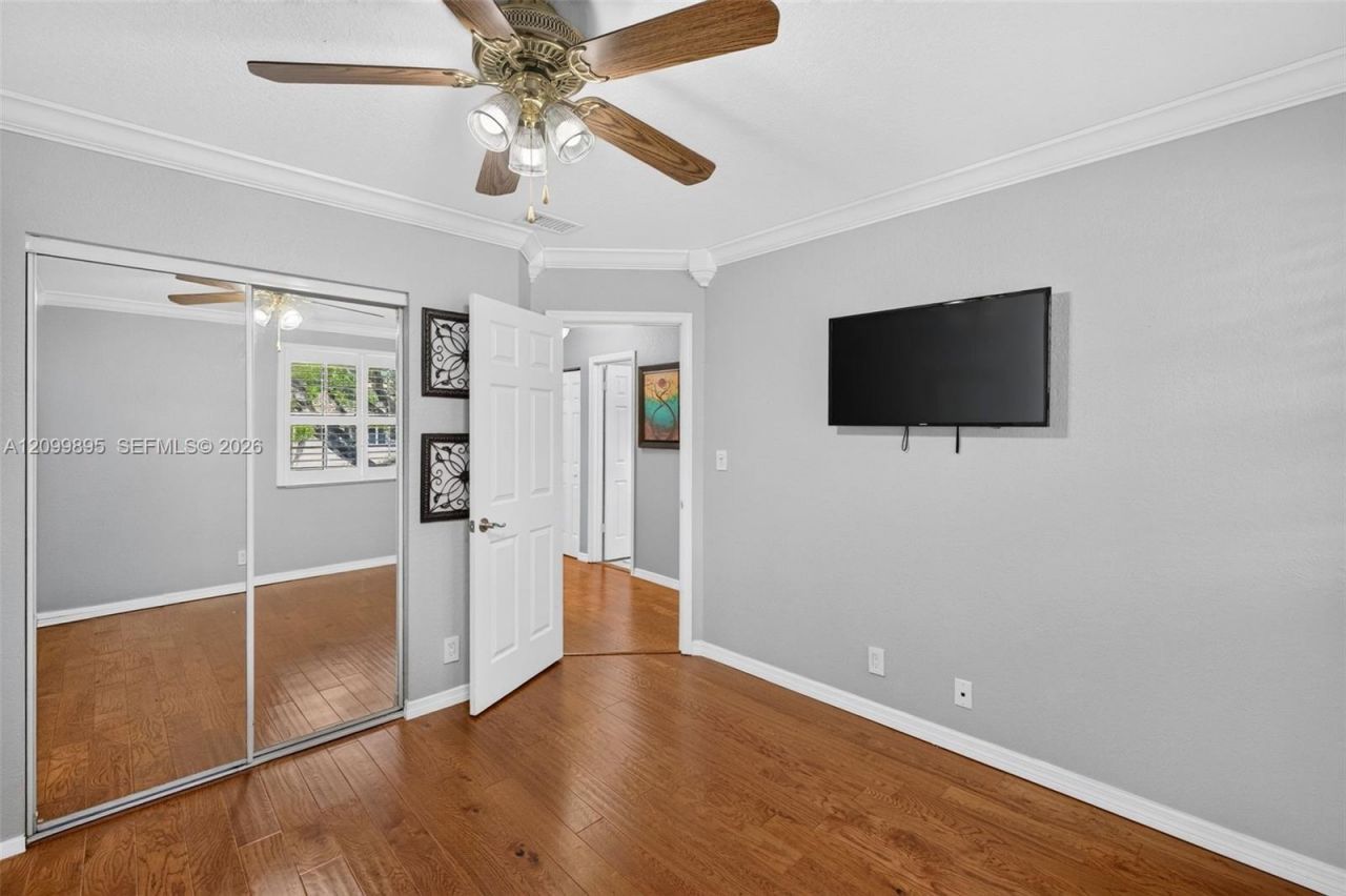9012 Vineyard Lake Dr, Plantation, FL 33324 Photo
