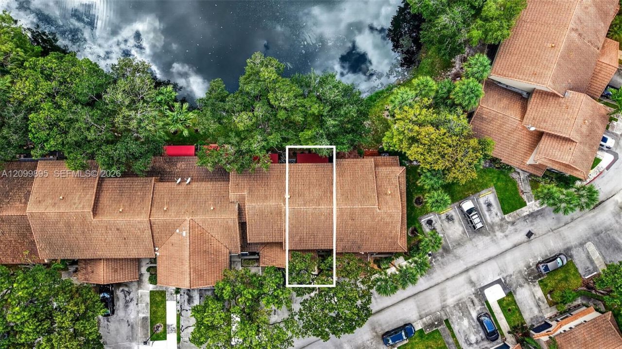 9012 Vineyard Lake Dr, Plantation, FL 33324 Photo