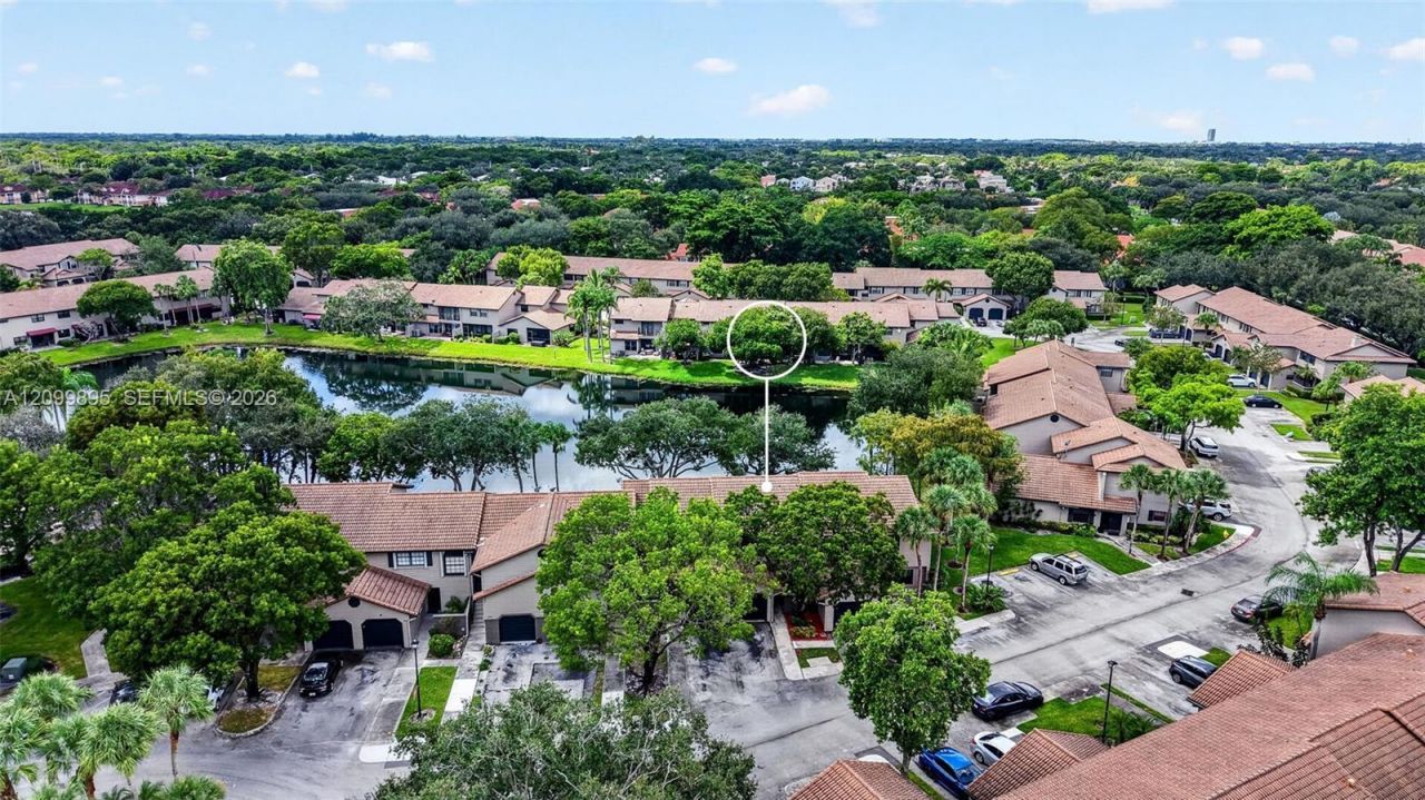 9012 Vineyard Lake Dr, Plantation, FL 33324 Photo