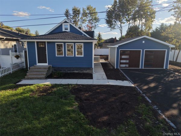 11 45th Street, Lindenhurst, NY 11757