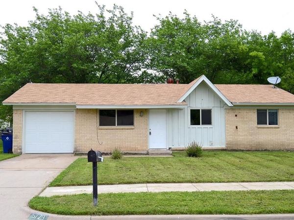 5729 Emerson Drive, Watauga, TX 76148