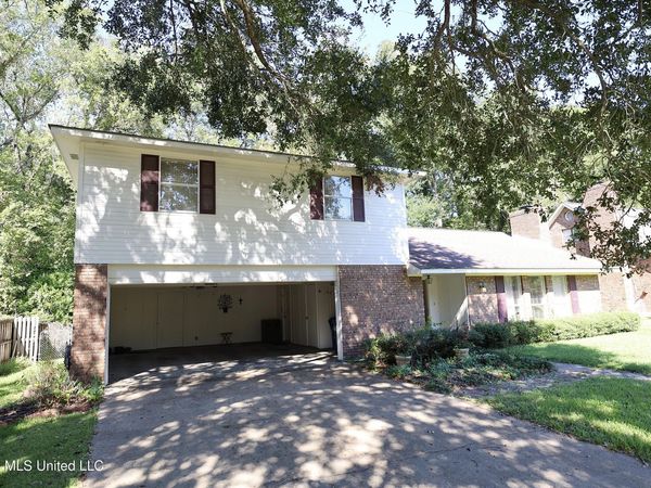 105 Linwood Court, Natchez, MS 39120