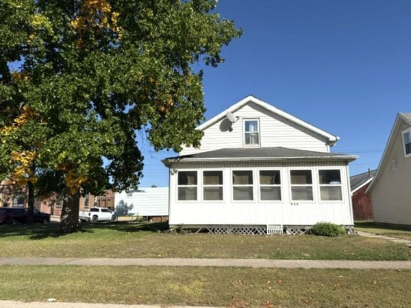 809 N 2nd Street, Bellevue, IA 52031
