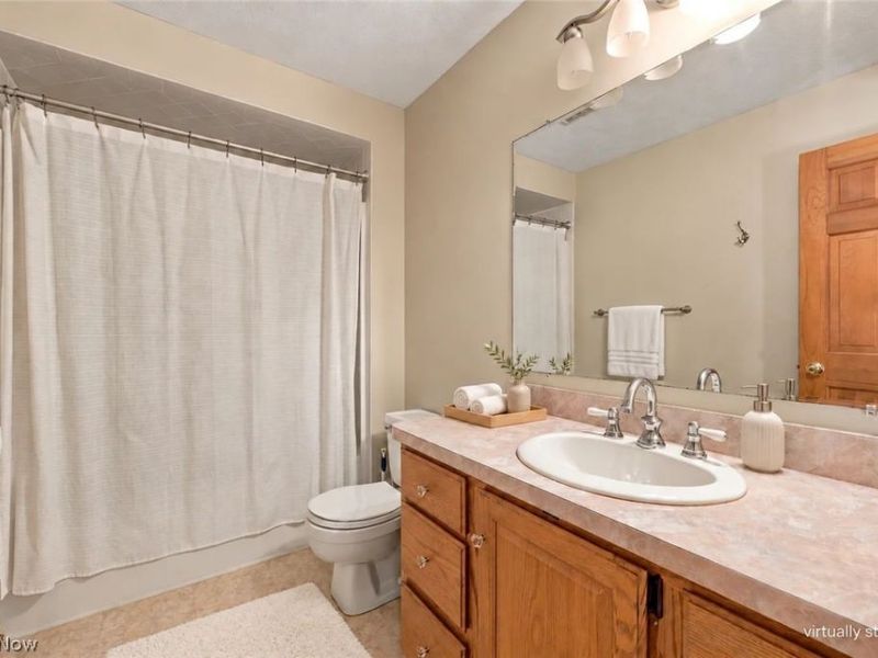 240 Greenview Drive, Aurora, OH 44202 Photo 22