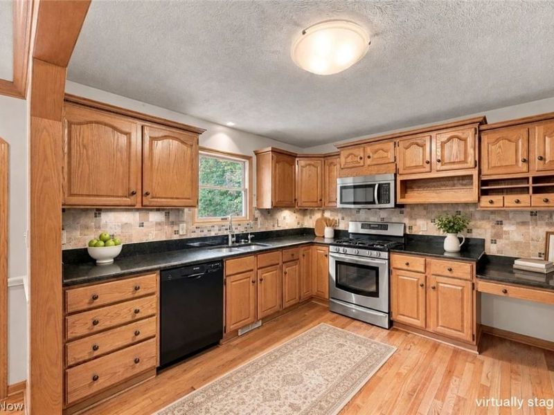 240 Greenview Drive, Aurora, OH 44202 Photo 6