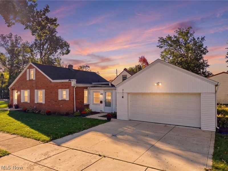 730 Columbia Road, Westlake, OH 44145 Photo 2