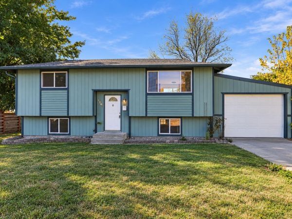 1309 PINEVIEW St, Cheney, WA 99004