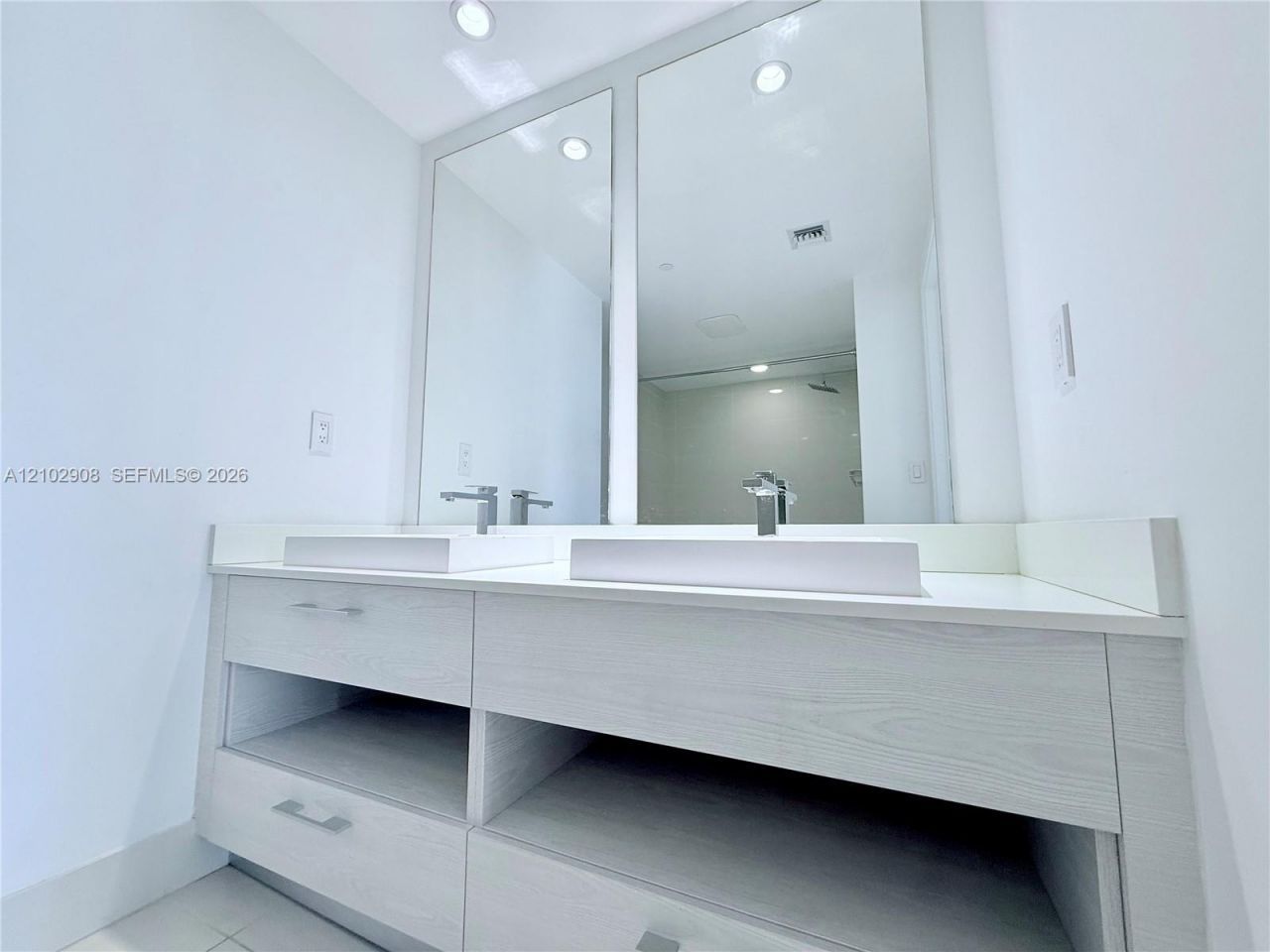 45 SW 9th St , Unit 1209, Miami, FL 33130 Photo