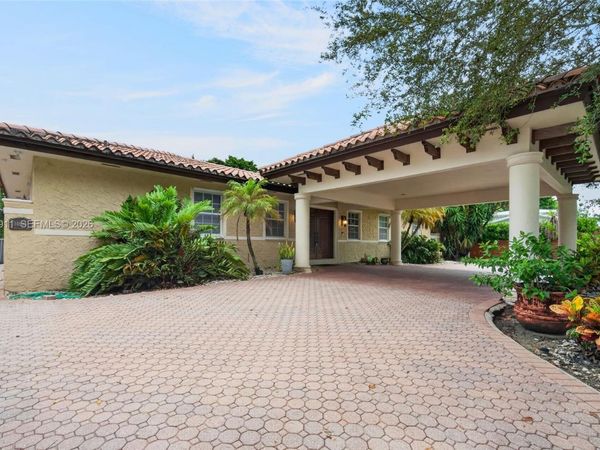 14640 Snapper Dr , Coral Gables, FL 33158