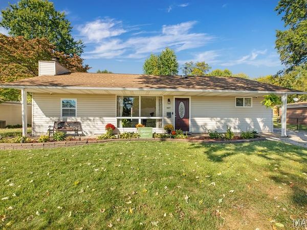 807 Amherst Drive , East Alton, IL 62024