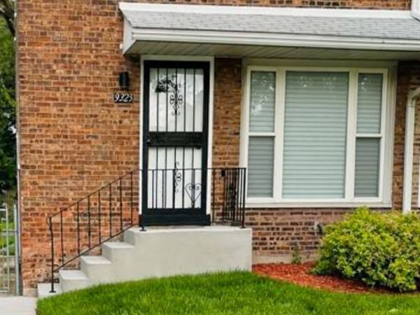 9323 S Calumet Avenue , Chicago, IL 60619