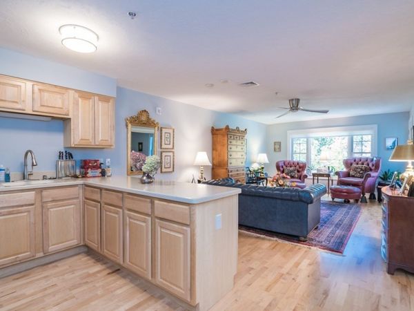 25 Greenleaves Dr, Unit 529, Amherst, MA 01002