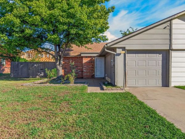 721 Acorn Drive , Bartlesville, OK 74003