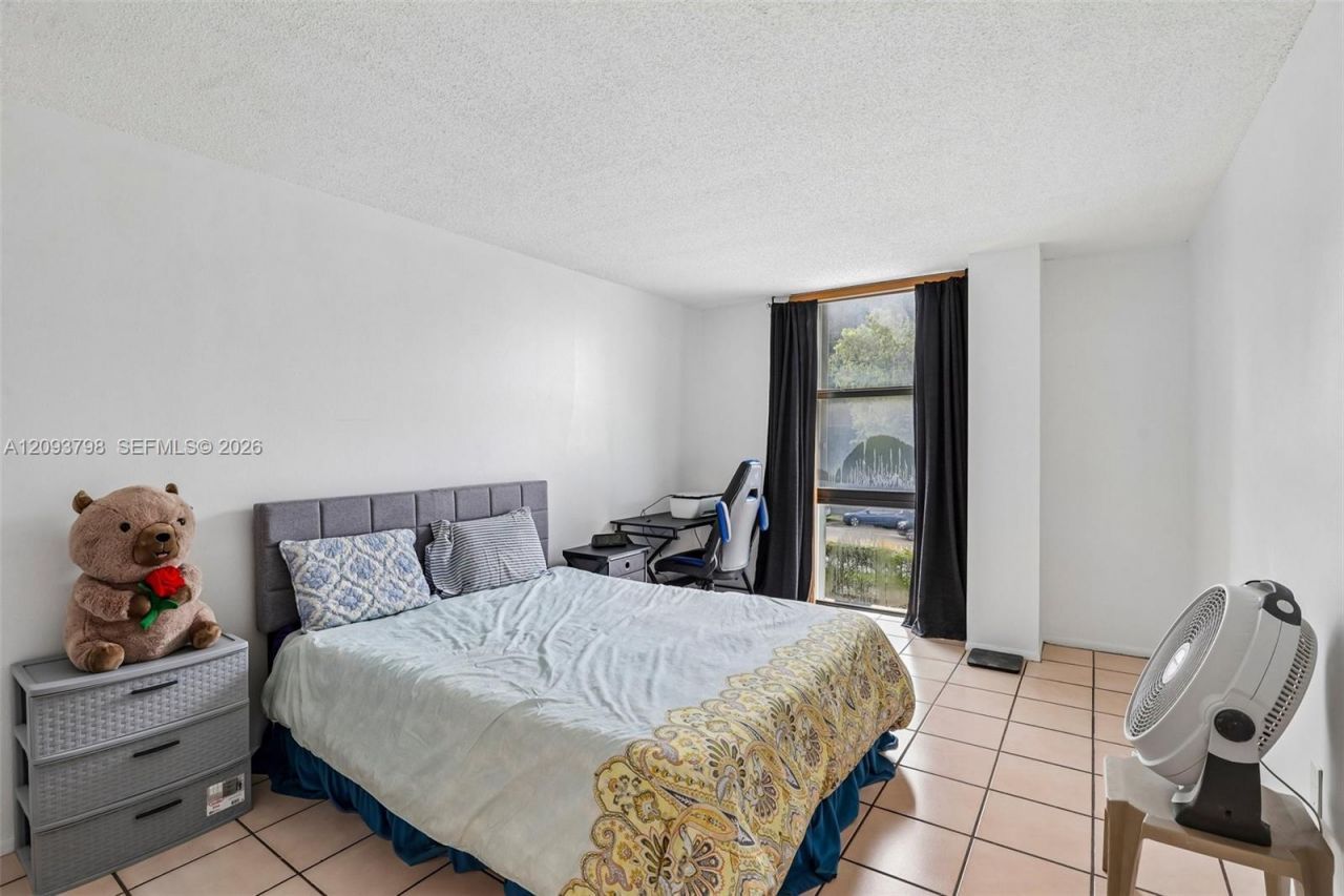 1825 W 44th Pl , Unit 208, Hialeah, FL 33012 Photo