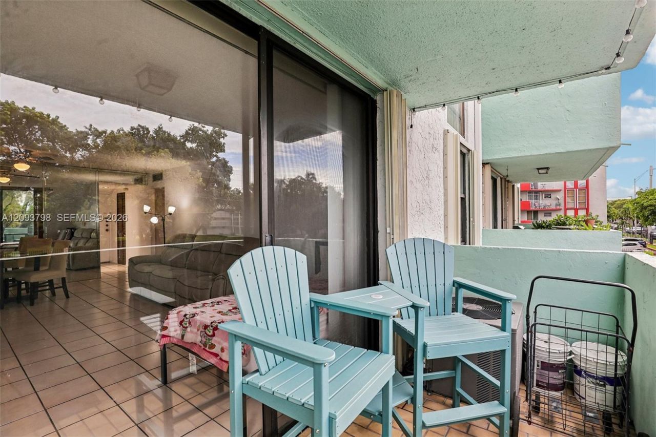 1825 W 44th Pl , Unit 208, Hialeah, FL 33012 Photo