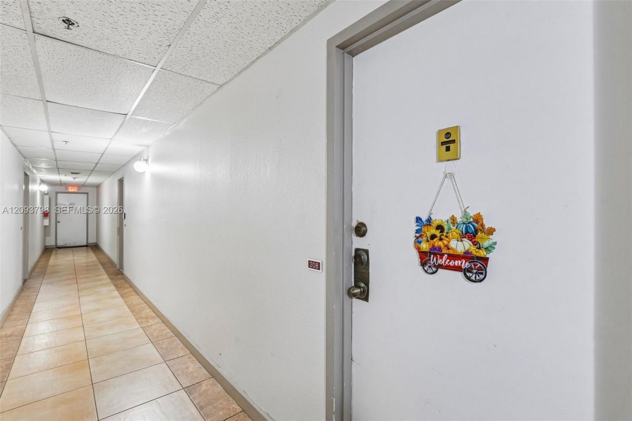 1825 W 44th Pl , Unit 208, Hialeah, FL 33012 Photo