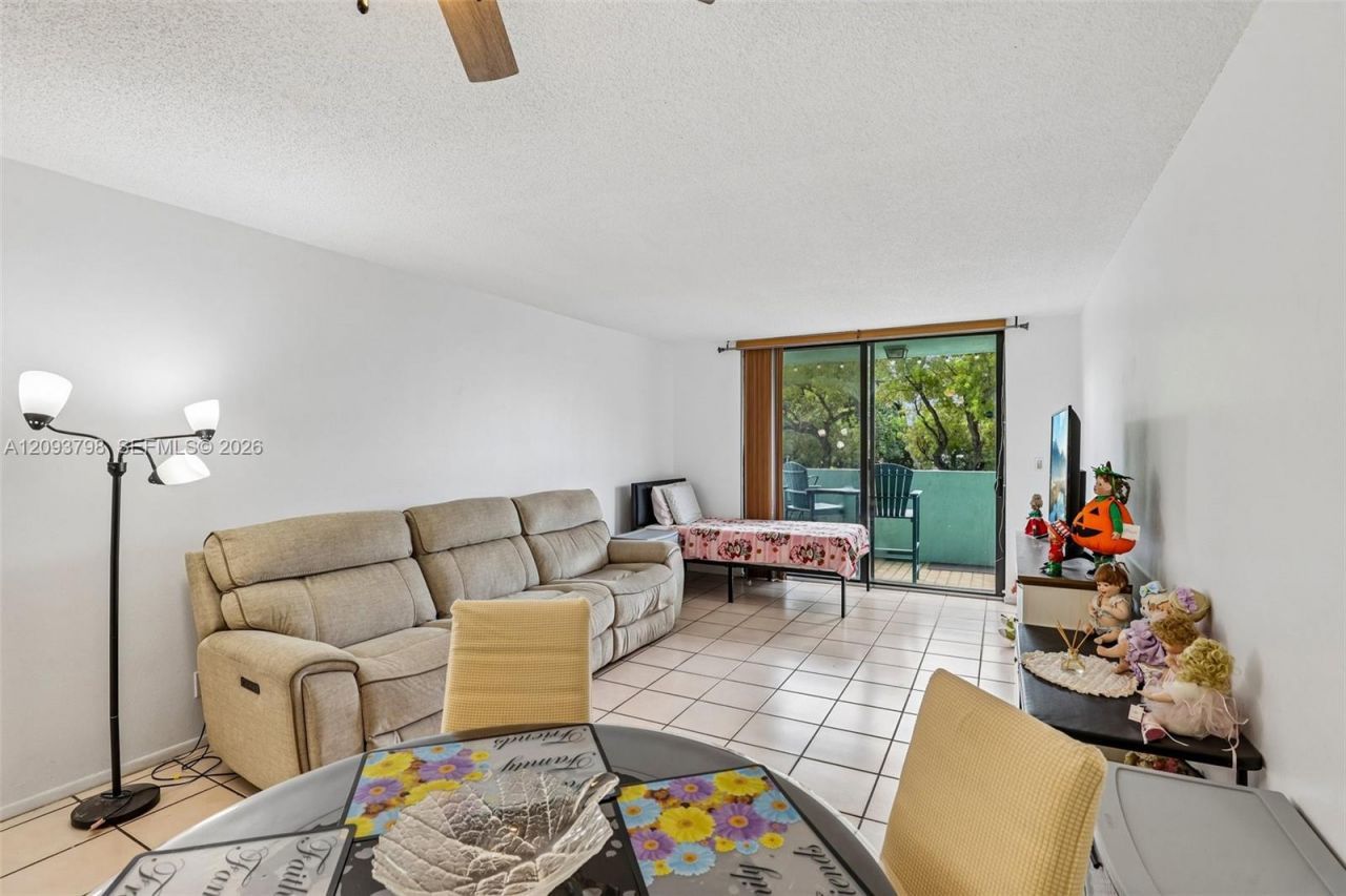 1825 W 44th Pl , Unit 208, Hialeah, FL 33012 Photo