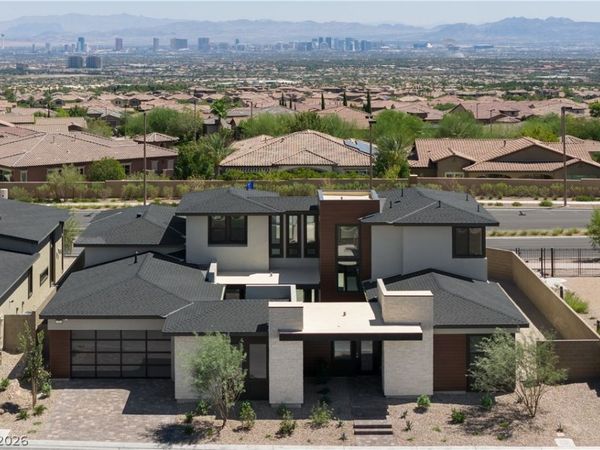 77 Tiller Point Street , Las Vegas, NV 89138