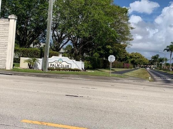 1111 Green Pine Boulevard, Unit D2, West Palm Beach, FL 33409